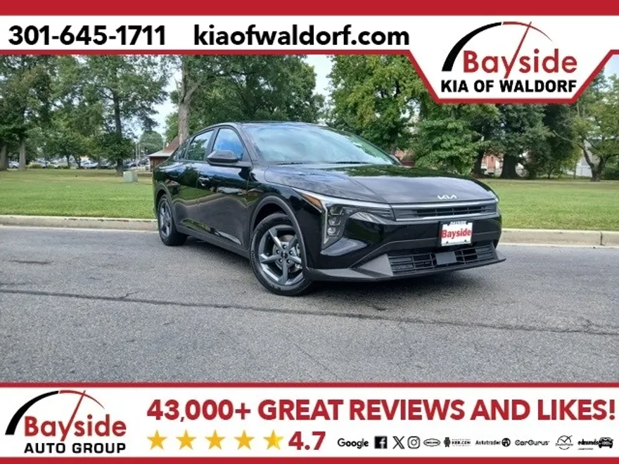 2025 Kia K4 LXS photo 1