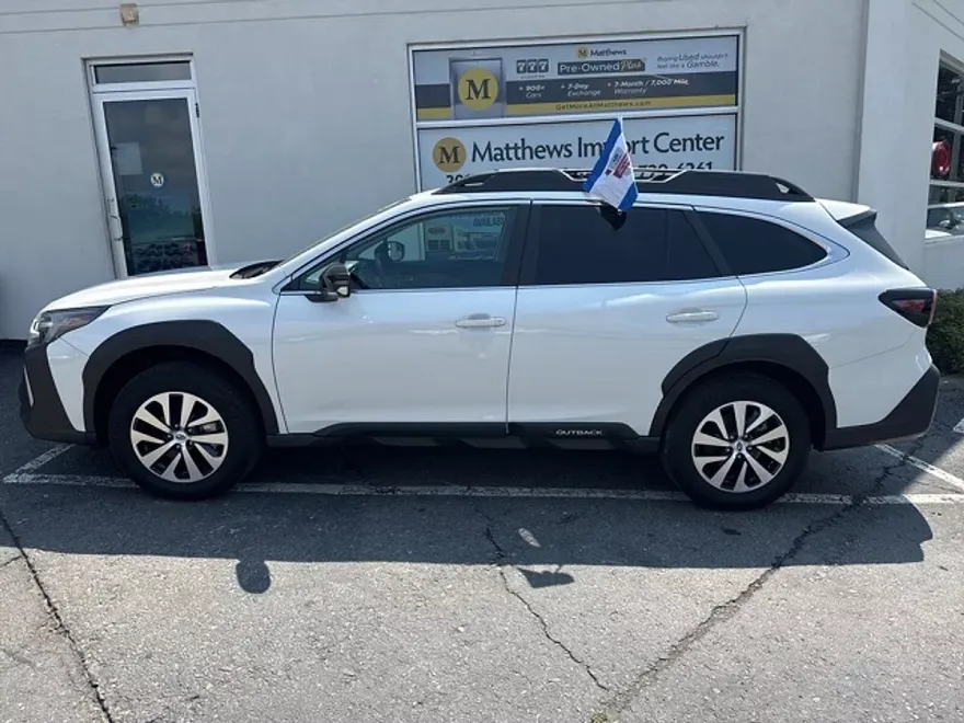 2024 Subaru Outback Premium photo 1