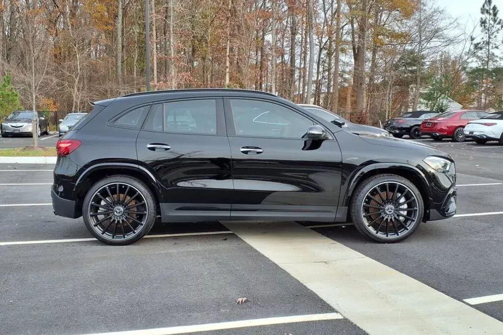 2025 Mercedes Benz GLA AMG 35 4MATIC photo 1