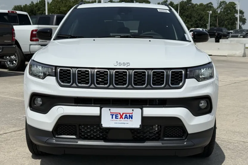 2025 Jeep Compass North Edition Latitude photo 1
