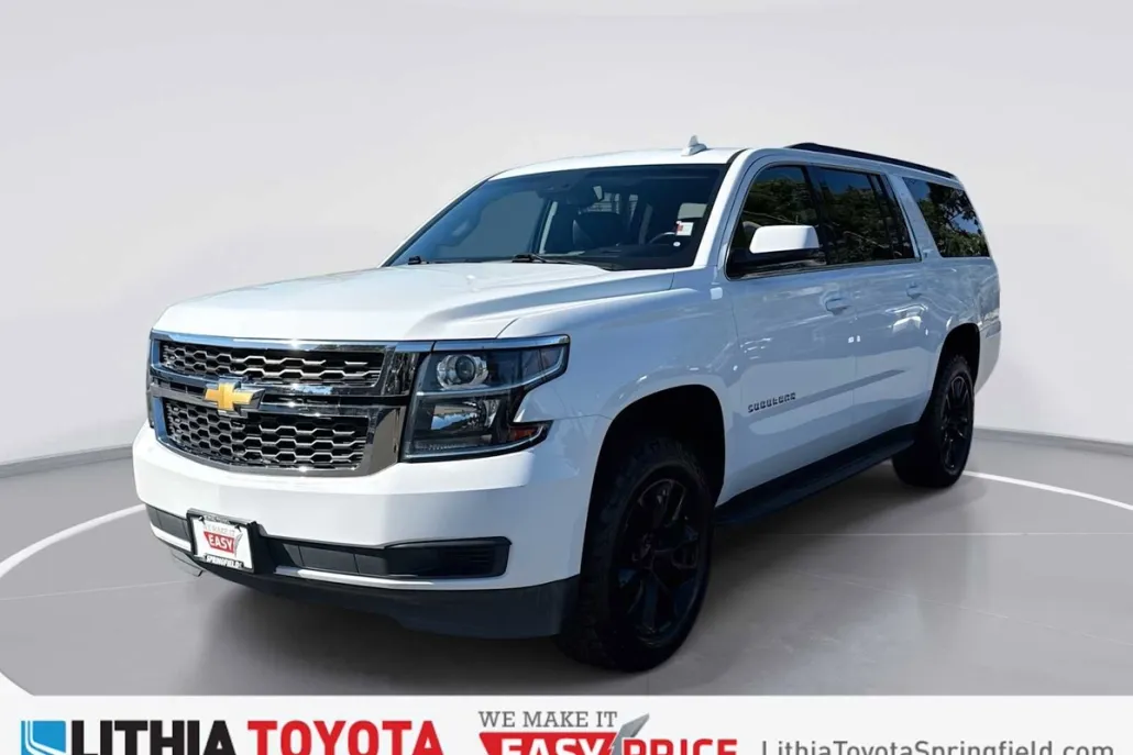 2019 Chevrolet Suburban LT photo 1