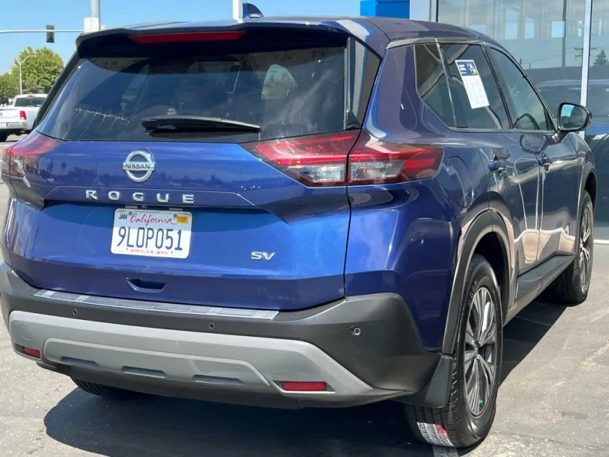 2021 Nissan Rogue SV photo 1