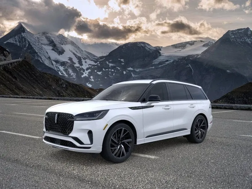 2025 Lincoln Aviator Black Label photo 1
