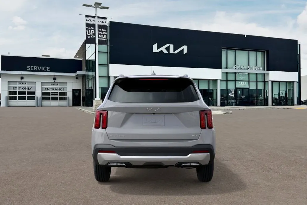 2025 Kia Sorento S photo 1