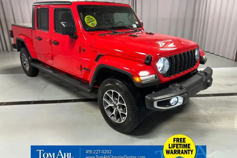 2024 Jeep Gladiator Sport photo 1