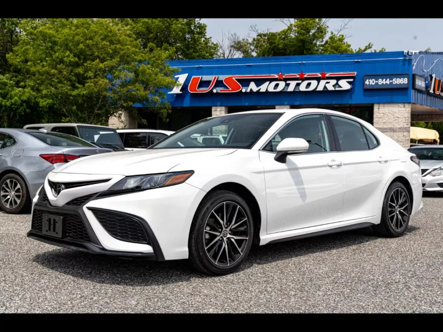 2022 Toyota Camry SE photo 1