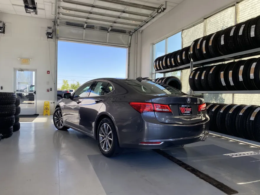 2020 Acura TLX 2.4L photo 1
