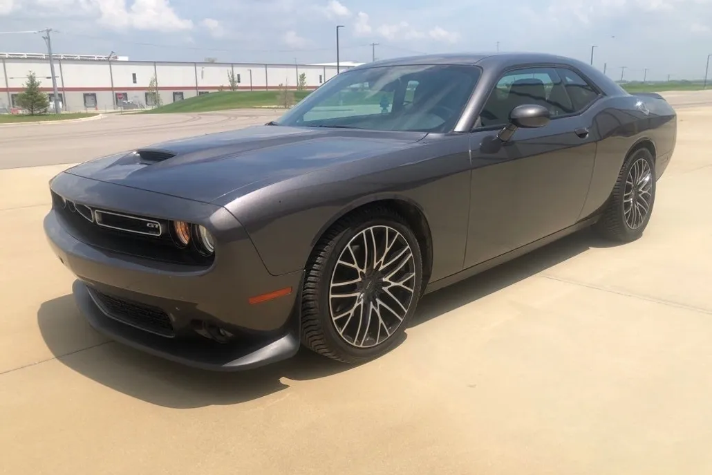 2022 Dodge Challenger GT photo 1