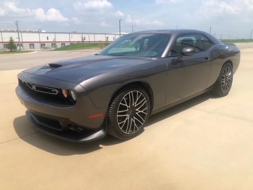 2022 Dodge Challenger GT photo 1