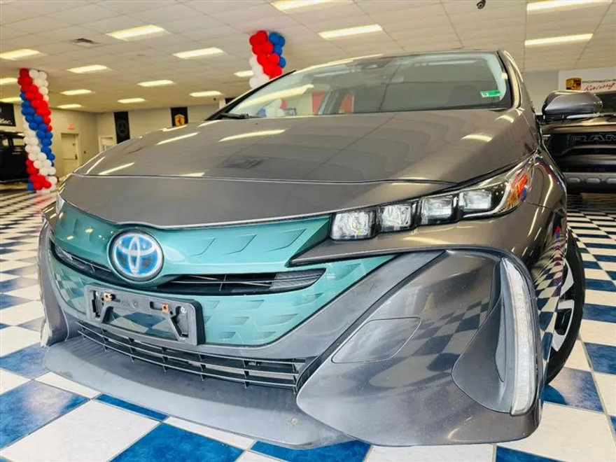 2018 Toyota Prius Prime Plus photo 1