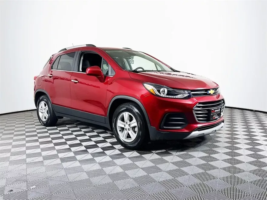 2020 Chevrolet Trax LT photo 1