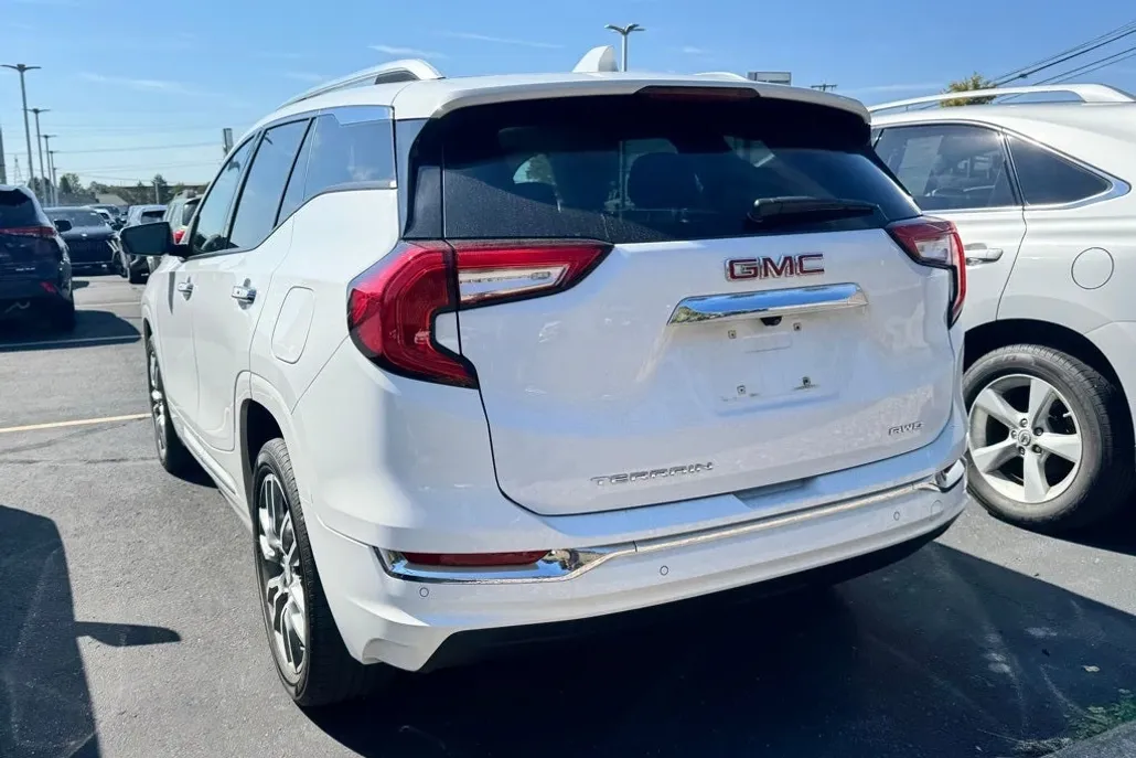 2023 Gmc Terrain Denali photo 1