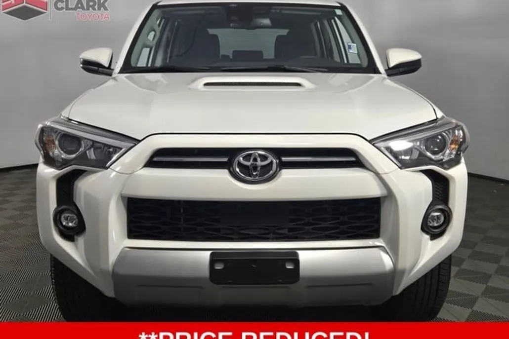 2024 Toyota 4Runner TRD Off-Road Sport photo 1