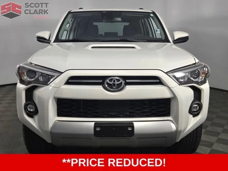2024 Toyota 4Runner TRD Off-Road Sport photo 1