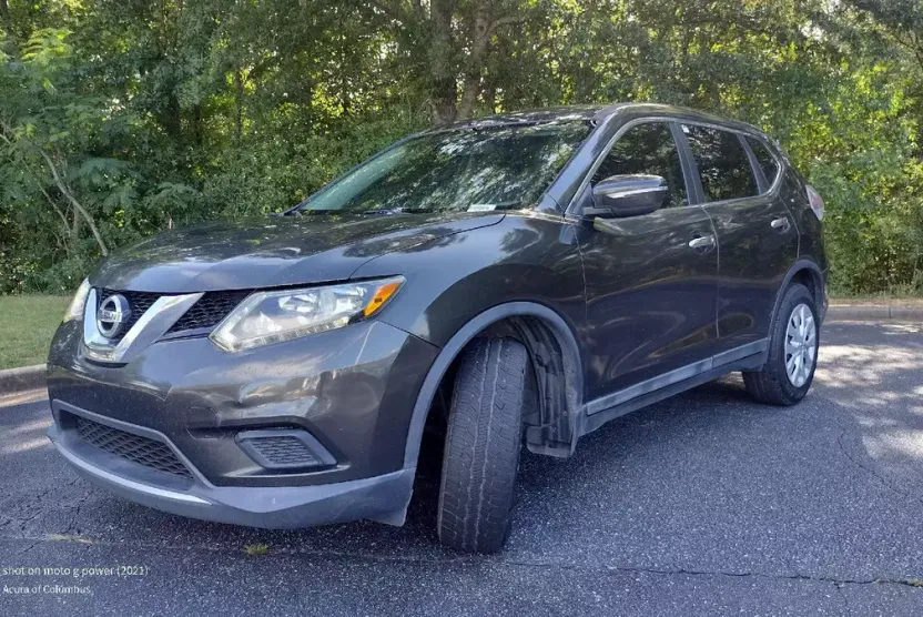 2014 Nissan Rogue S photo 1