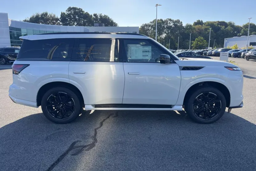 2026 Infiniti QX80 Sensory photo 1