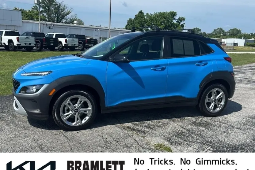 2022 Hyundai Kona SEL photo 1