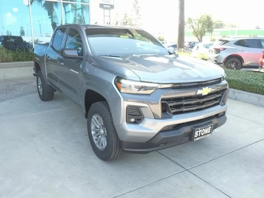 2025 Chevrolet Colorado Work Truck LT photo 1