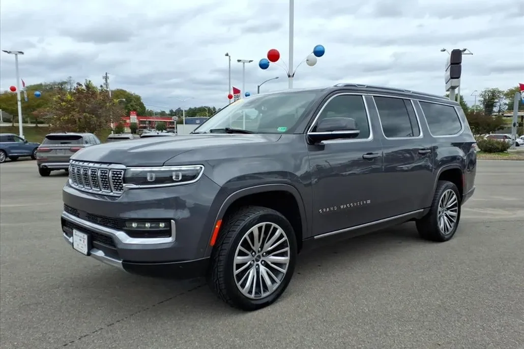 2024 Jeep Grand Wagoneer L III photo 1