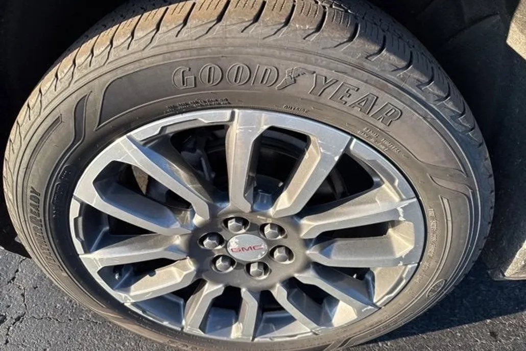 2022 Gmc Acadia Denali photo 1