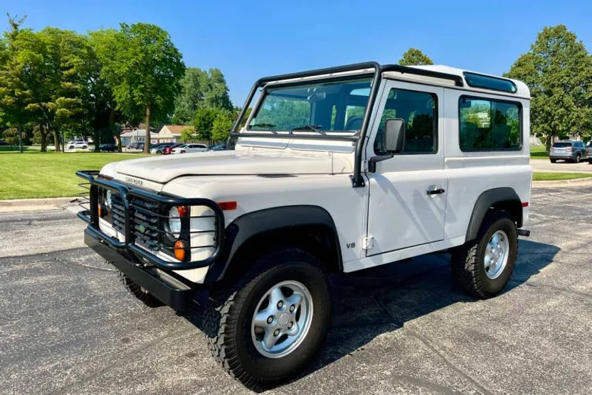1997 Land Rover Defender photo 1
