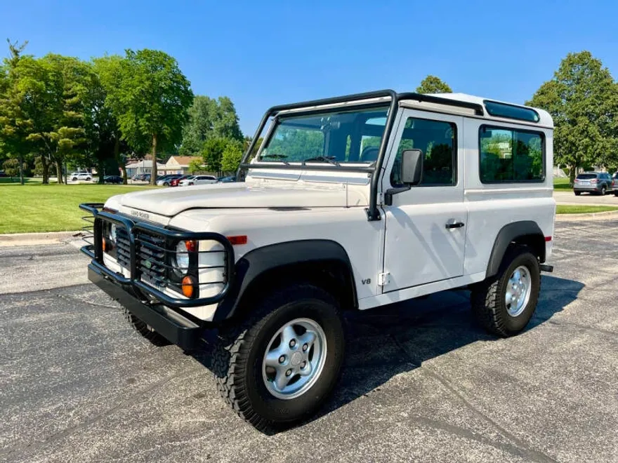 1997 Land Rover Defender photo 1