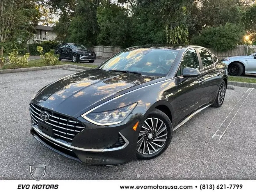 2022 Hyundai Sonata Hybrid Limited photo 1