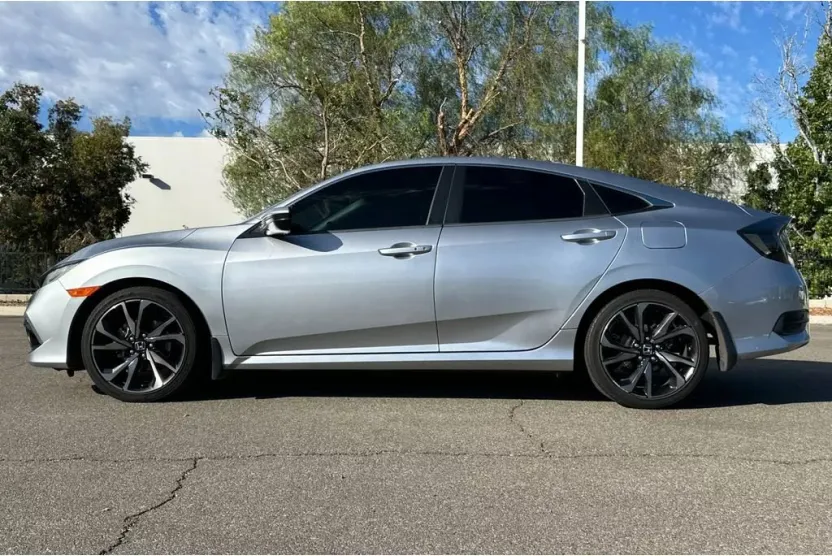 2020 Honda Civic Sport photo 1