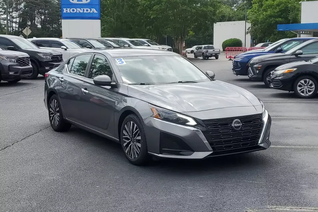 2023 Nissan Altima 2.5 SV photo 1