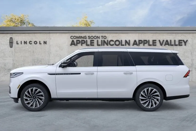 2025 Lincoln Navigator Black Label photo 1