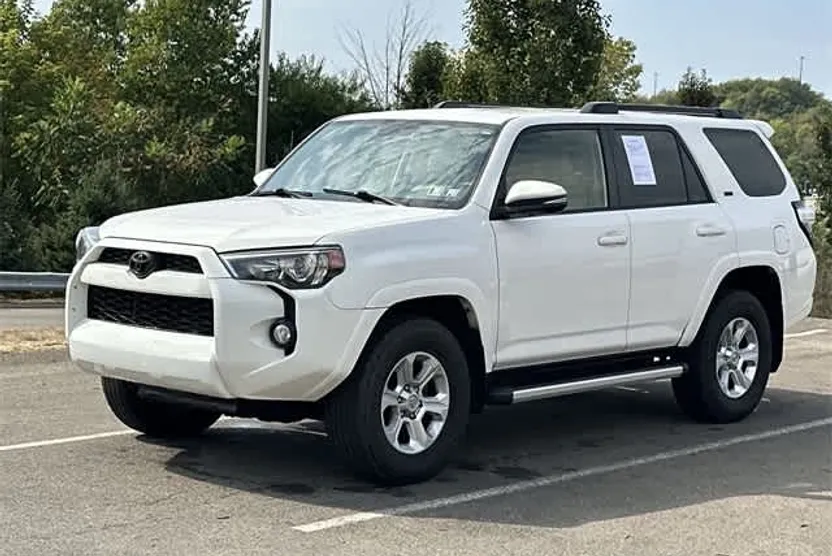 2017 Toyota 4Runner SR5 Premium photo 1