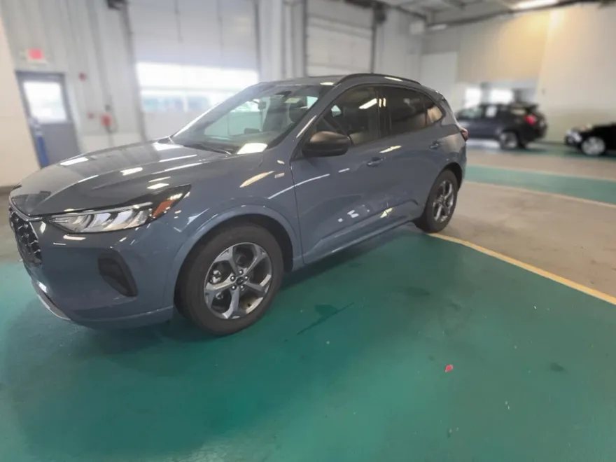 2024 Ford Escape ST-Line Sport photo 1