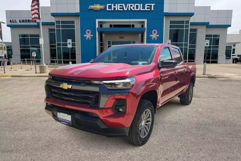 2026 Chevrolet Colorado LT photo 1