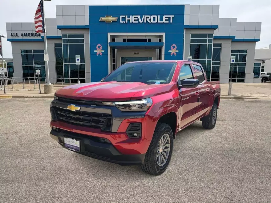 2026 Chevrolet Colorado LT photo 1
