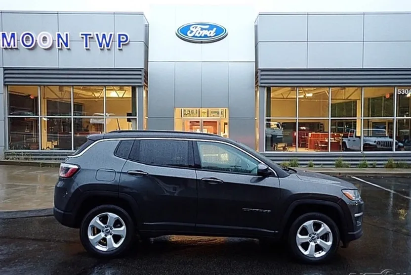 2019 Jeep Compass Latitude photo 1