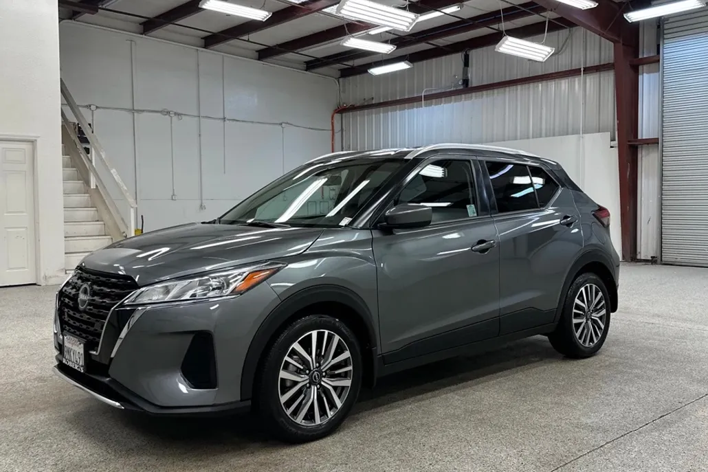 2024 Nissan Kicks SV photo 1