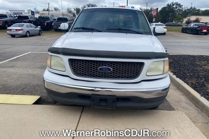 2002 Ford F-150 XLT photo 1