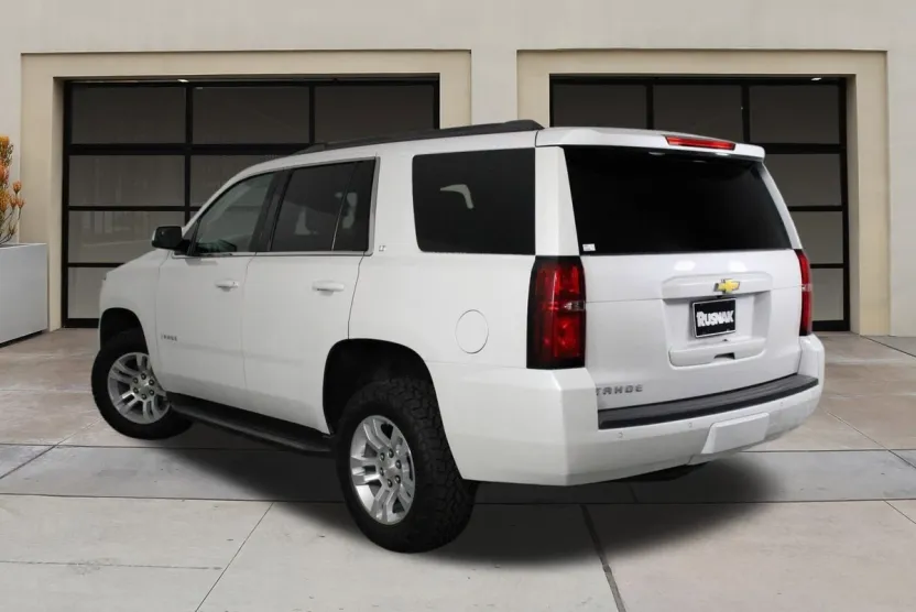 2018 Chevrolet Tahoe LT photo 1