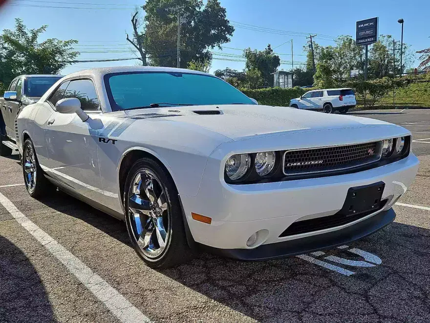 2013 Dodge Challenger R/T photo 1