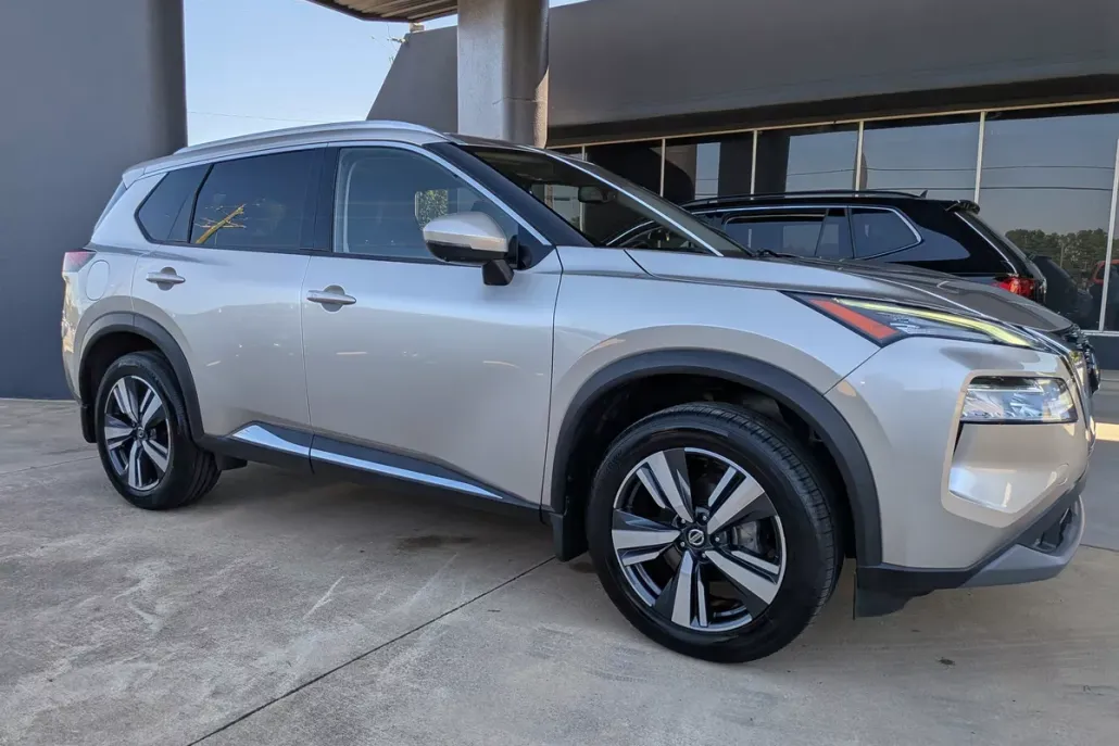 2021 Nissan Rogue SL photo 1