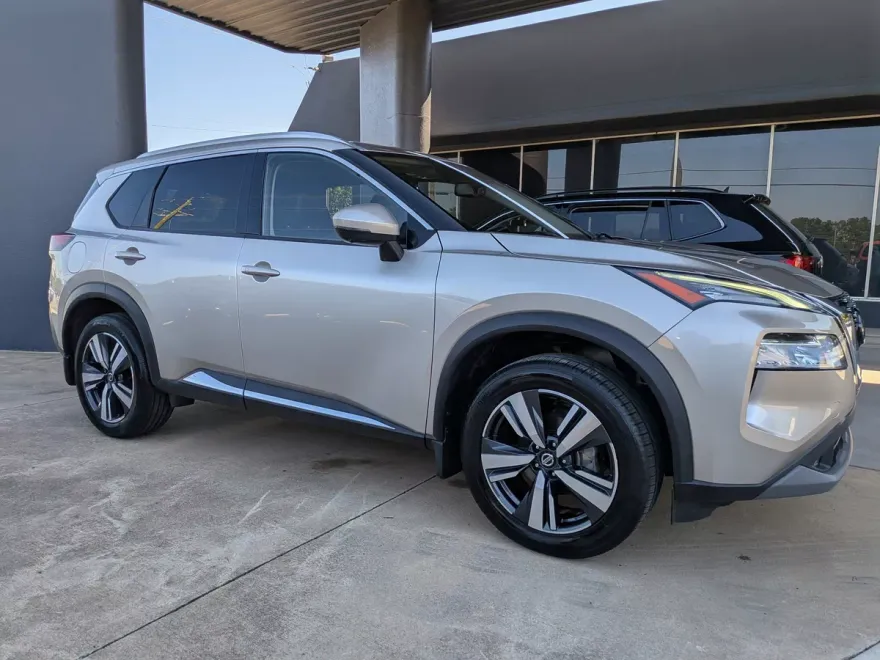 2021 Nissan Rogue SL photo 1