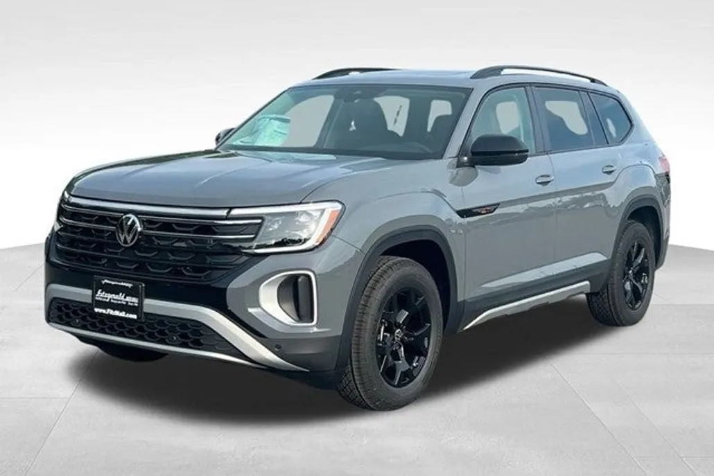 2025 Volkswagen Atlas Peak Edition SE photo 1