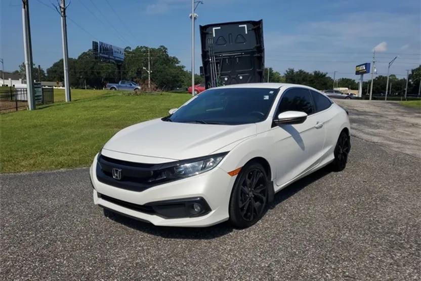 2019 Honda Civic Sport photo 1