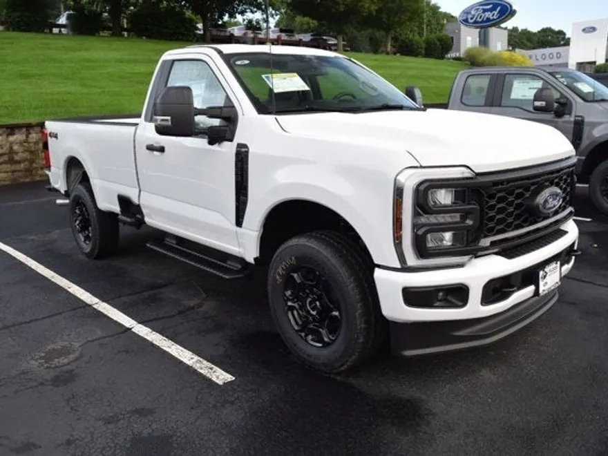 2025 Ford F-350 XL photo 1