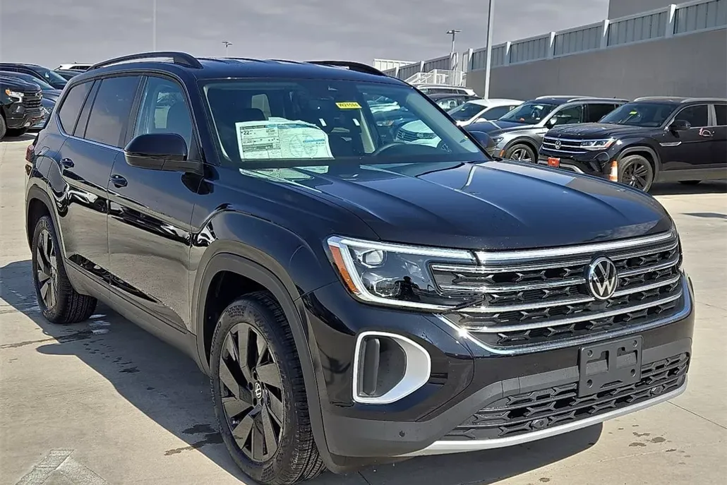 2025 Volkswagen Atlas SE Technology photo 1