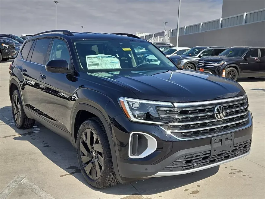 2025 Volkswagen Atlas SE Technology photo 1