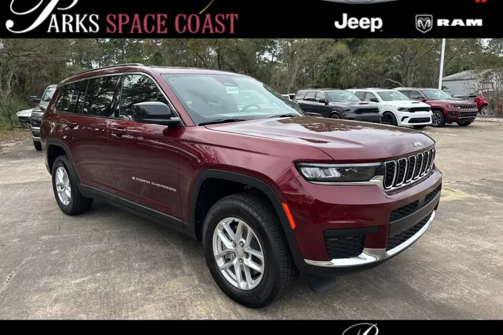 2025 Jeep Grand Cherokee Laredo photo 1