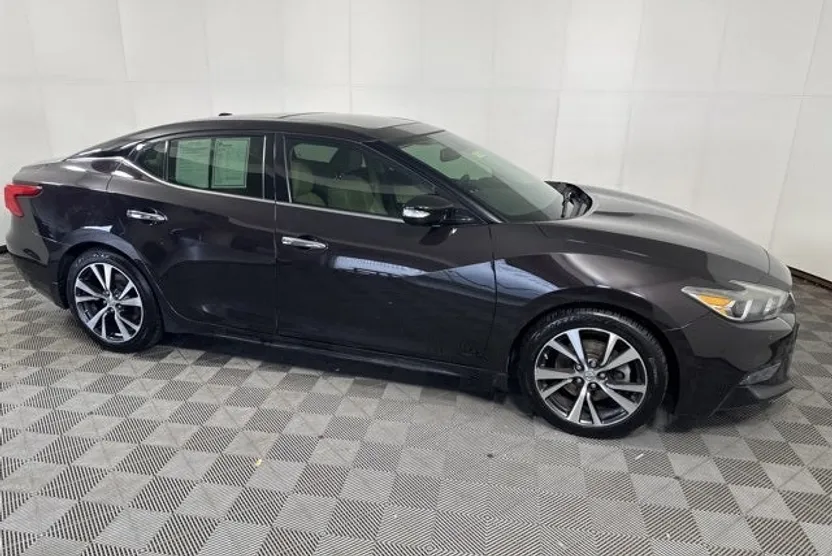 2017 Nissan Maxima SL photo 1