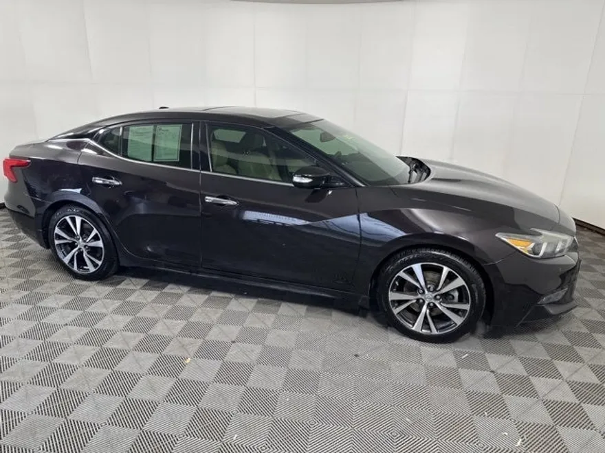 2017 Nissan Maxima SL photo 1