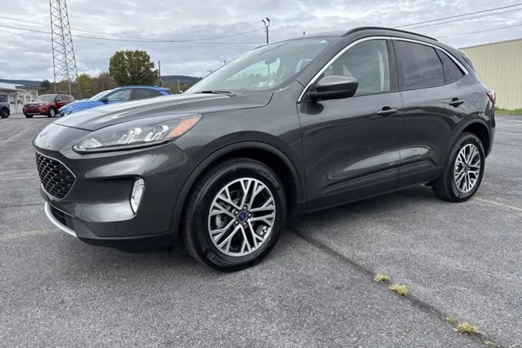 2020 Ford Escape SEL photo 1